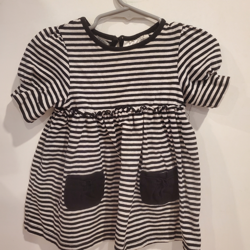 2t Black & White Striped Puff-Sleeve Girls Dress with Front Pockets